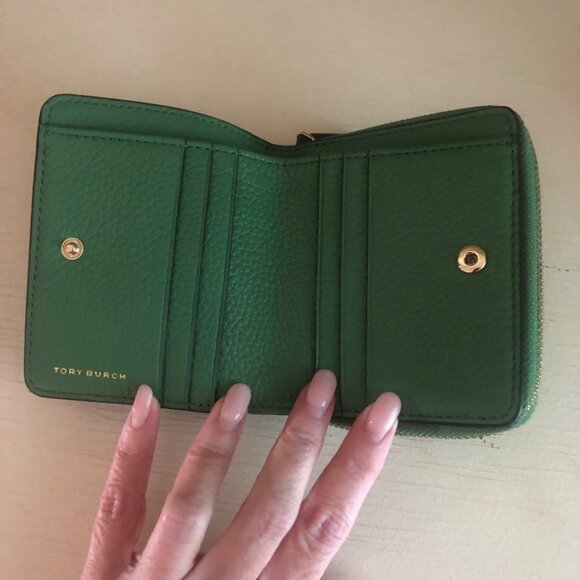 Tory Burch Thea Mini Pebbled Leather Bifold Wallet - Picture 7 of 11